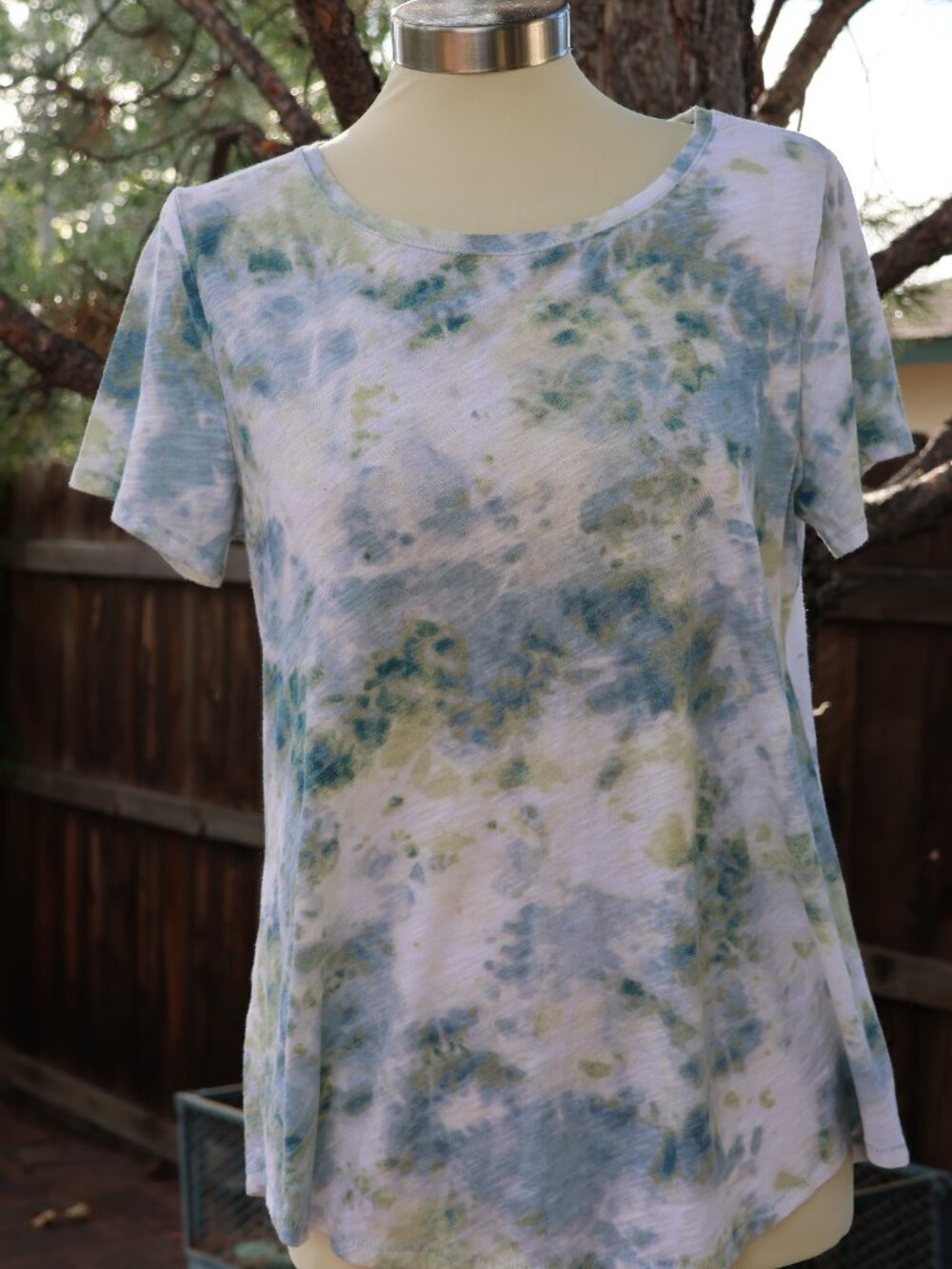 Sonoma Short Sleeve Tie-Dye Tee in Faded Blue and Green
